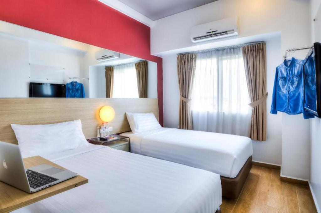 Monoloog Hotel Пеканбару Экстерьер фото