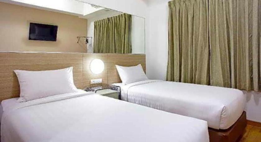 Monoloog Hotel Пеканбару Экстерьер фото